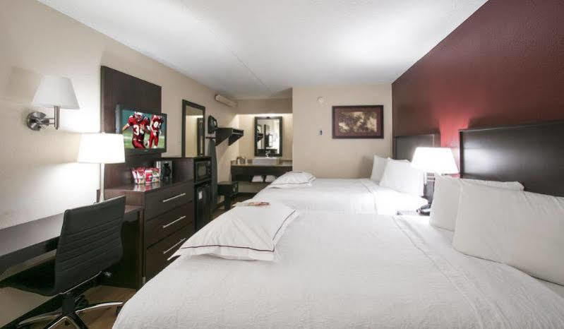 Red Roof Inn PLUS+ West Springfield Exterior foto